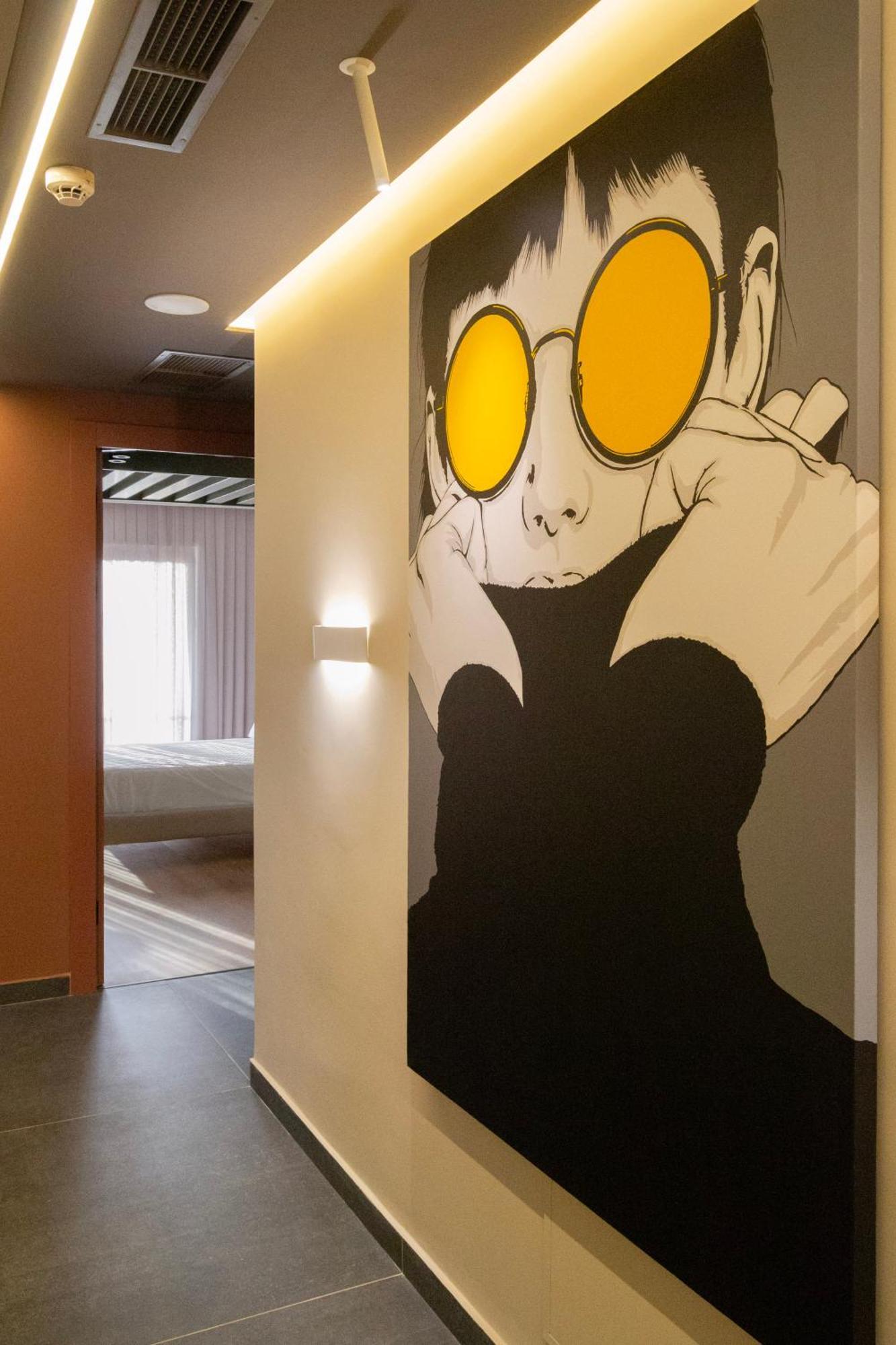 Si Aparthotel *